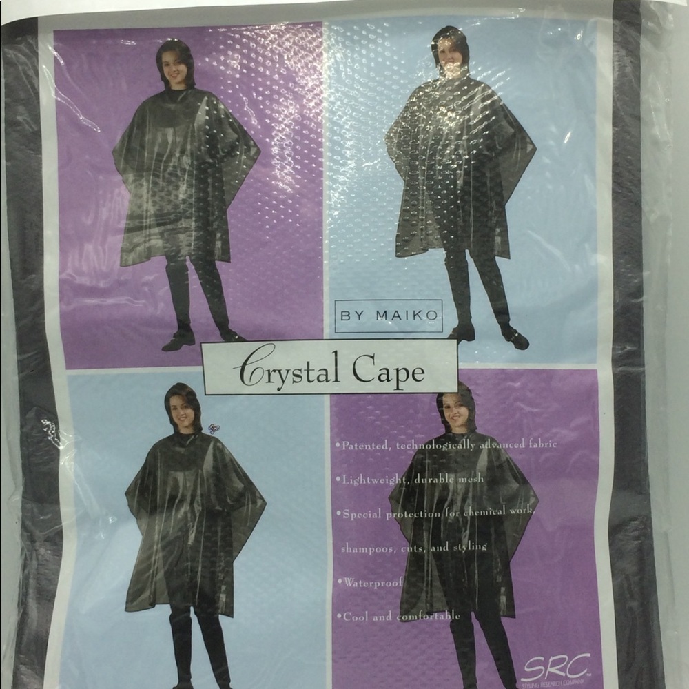 Maiko cape protects Makeup hair cutting wedding